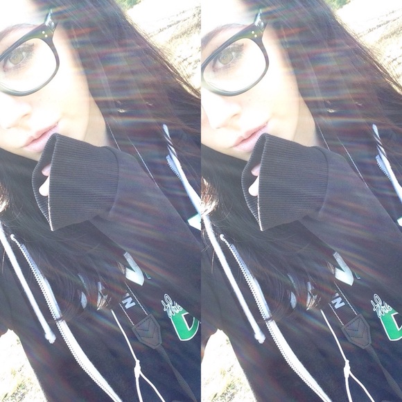 Meet your Posher, Danielle - Picture 1 of 1