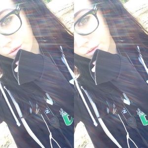 Meet your Posher, Danielle