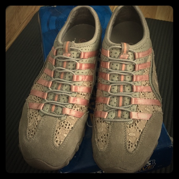 💥Skechers pink/gray sneakers