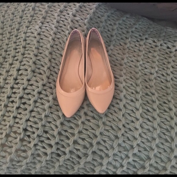BCBG nude flats size 7