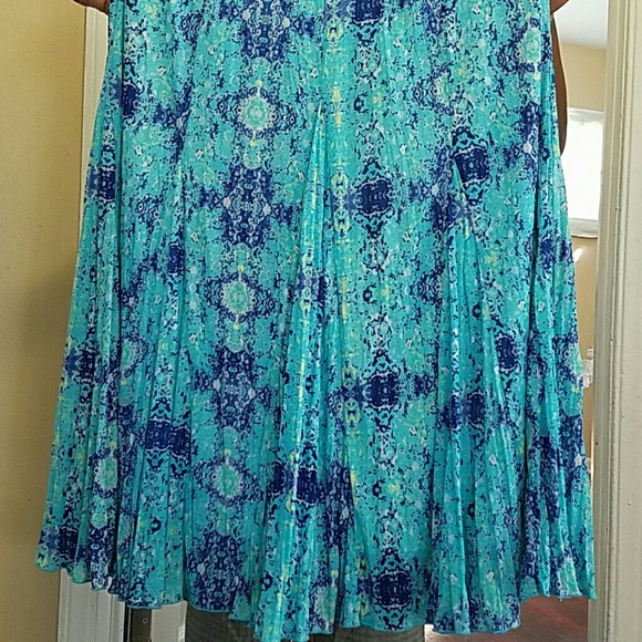Mid length skirt