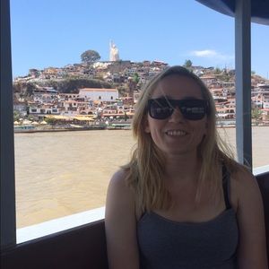 Meet your Posher, Monique