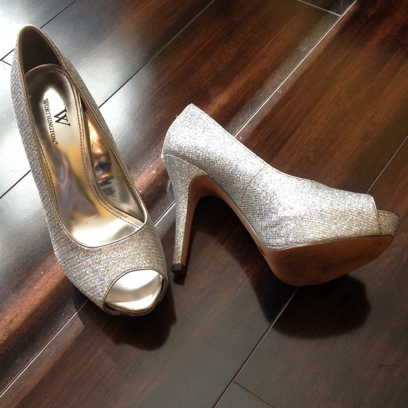 🎉🎉HP🎉🎉LIKE NEW Silver Sparkle Platform Heels - Picture 2 of 4