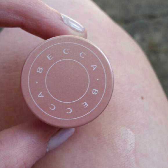 Becca under eye brightening corrector