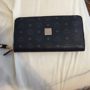 Mcm wallet
