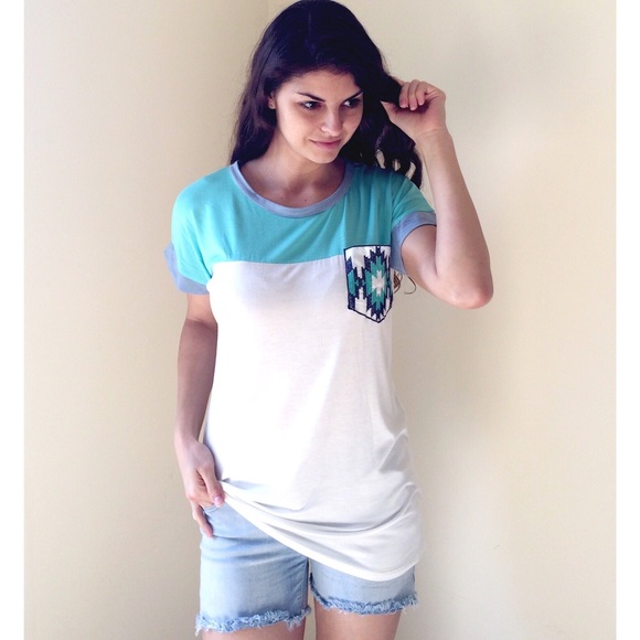 ❗LAST ONE❗Aztec Print Pocket Tee - Picture 2 of 6