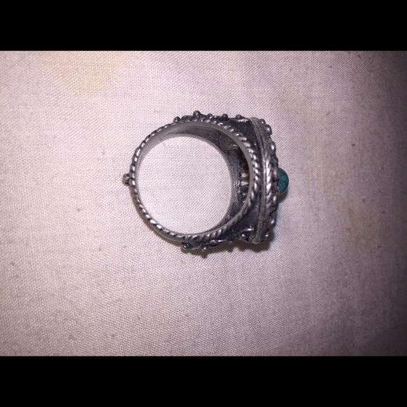 Ring size 9 - Picture 2 of 3