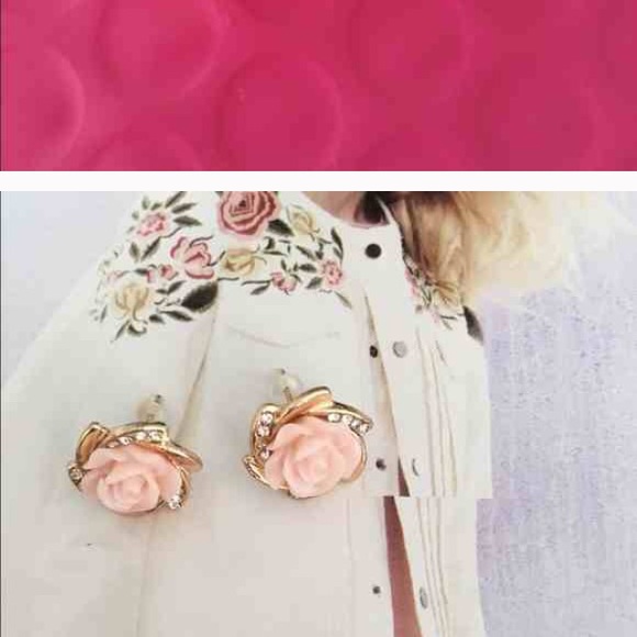 Beautiful earrings - Picture 3 of 3