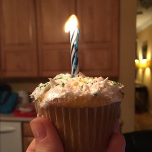 Meet your Posher, Mia