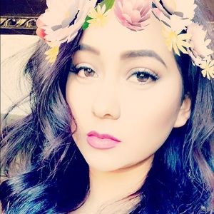 Meet your Posher, Liz