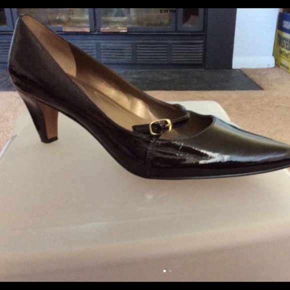 New brown heel