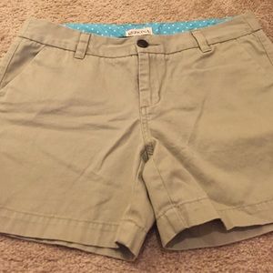 Khaki shorts, size 6