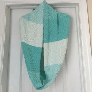 Knit aquamarine scarf