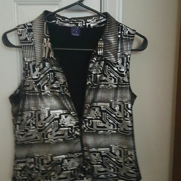 Top - Picture 2 of 2