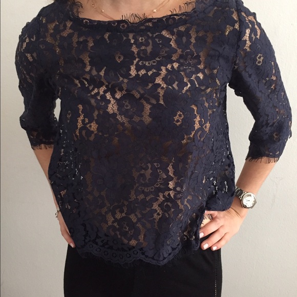 Navy lace 3/4 sleeve top