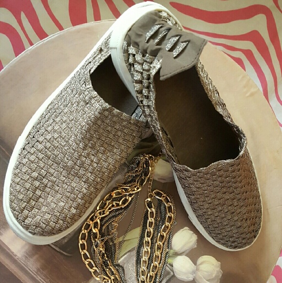 Slip on flat ... Size 11 but fits like a 10.