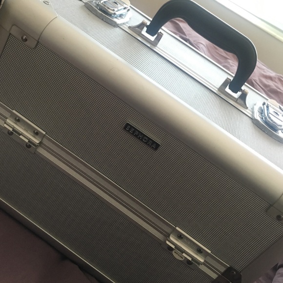 Sephora Travel Aluminum Case - Picture 1 of 4
