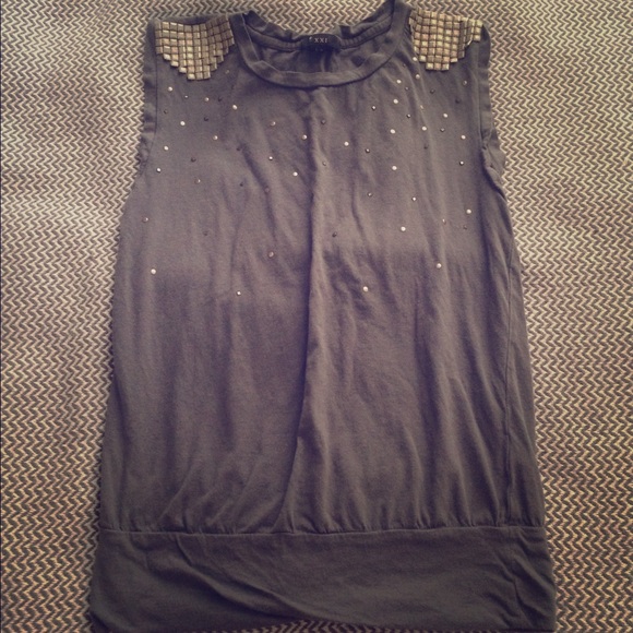 Studded grey muscle tee