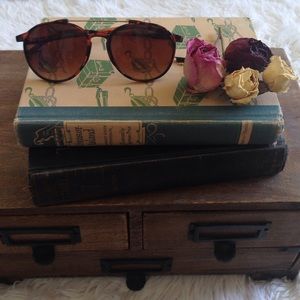 Copper Sunnies - Black or Tortoise Frame Sunglass
