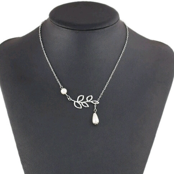 Silver Leaf Water Drop Necklace - Picture 2 of 4