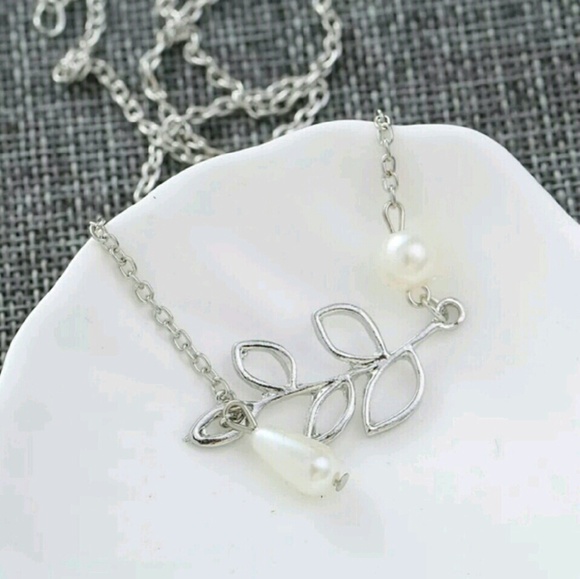 Silver Leaf Water Drop Necklace - Picture 3 of 4