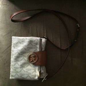 Micheal Kors cross body