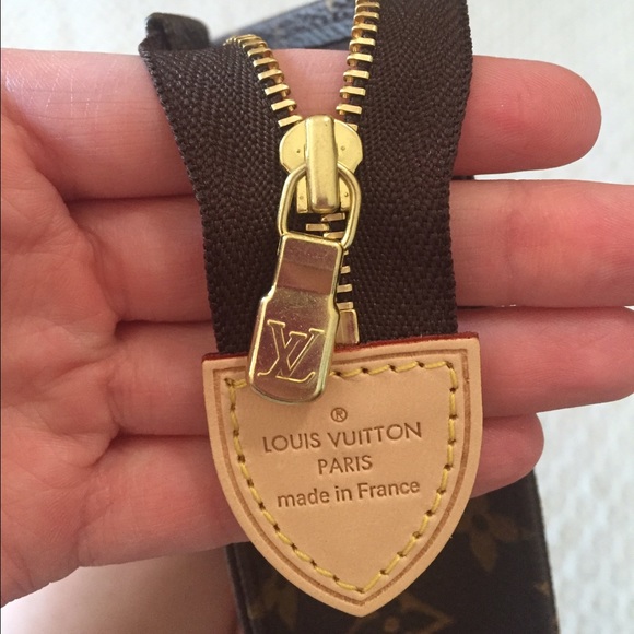 Louis Vuitton Travel Pouch 26 NWT - Picture 3 of 4