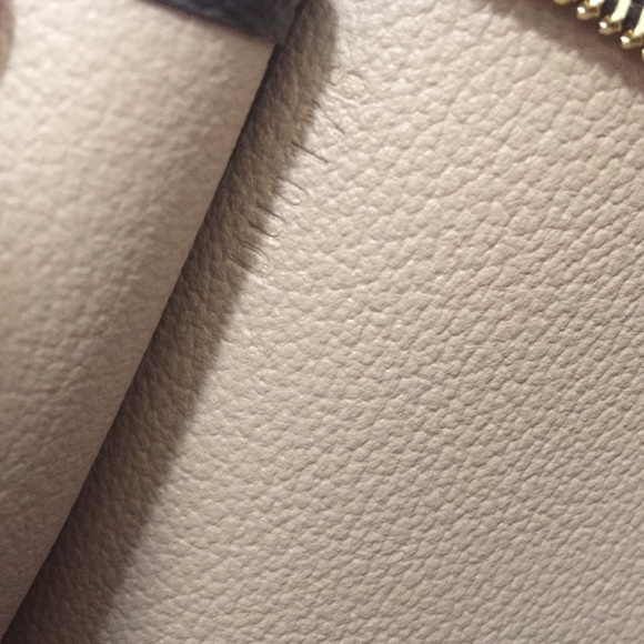 Louis Vuitton Travel Pouch 26 NWT - Picture 4 of 4