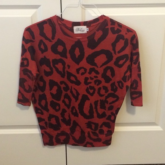 Orange leopard sweater. - Picture 3 of 3