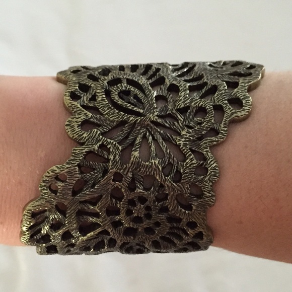 Statement Metal Cuff - Picture 3 of 3