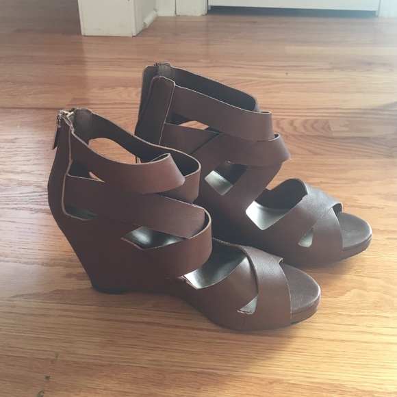 Cross cross brown wedges - faux leather