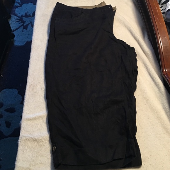 Avenue women's sz 22 Black Linen Capri