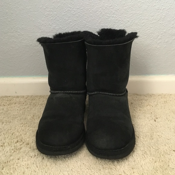 Black ugg boots