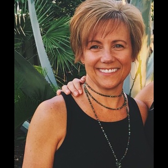 Meet your Posher, Lisa - Picture 1 of 1