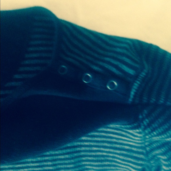 Eddie Bauer top - Picture 3 of 3