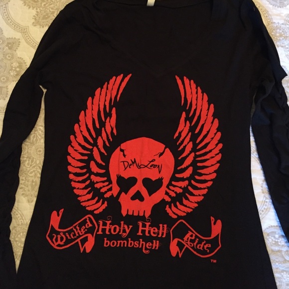 Long Sleeve Laced Sleeve DeMi Loon Shirt