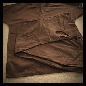Scrub set