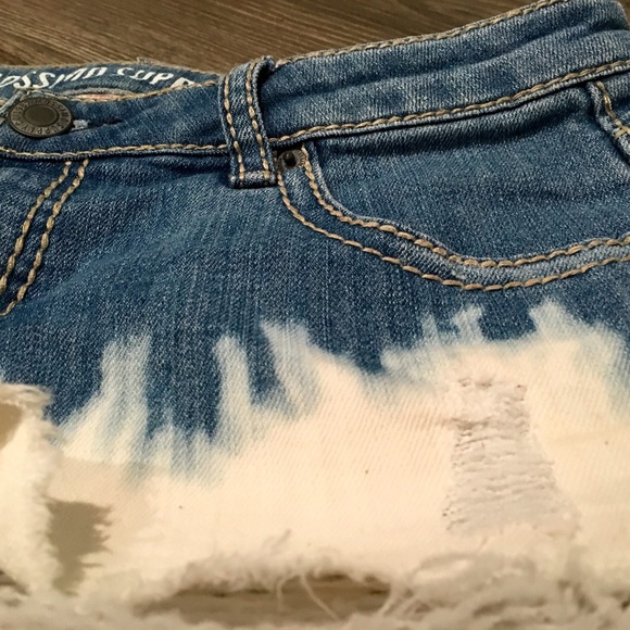 Mossimo | dip-dyed destroyed denim shorts - Picture 4 of 4