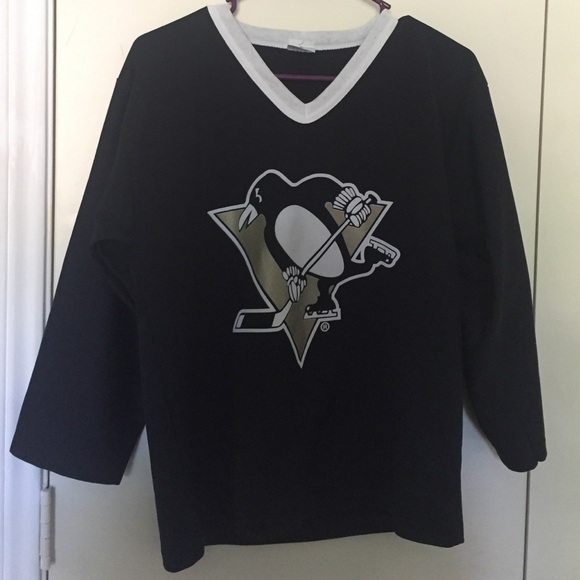 Used hockey penguins jersey