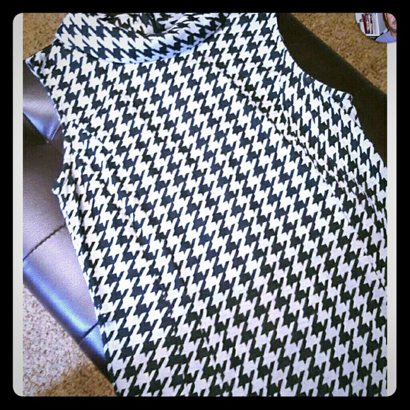 Classic Houndstooth Sheath - Picture 1 of 1