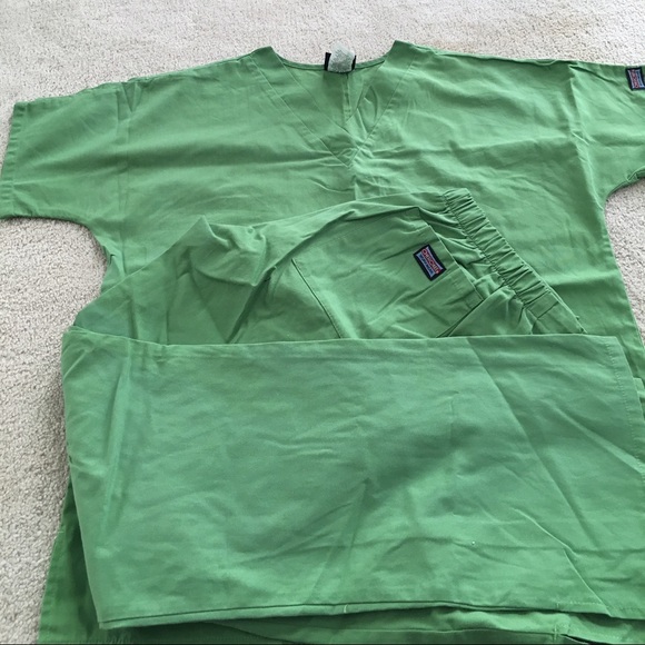 Scrubs set
