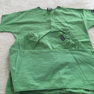 Scrubs set