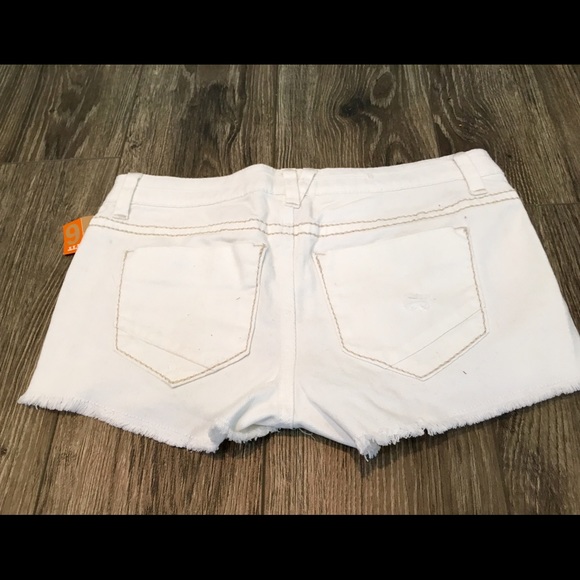 NWT Mossimo | white destroyed shorts - Picture 4 of 4