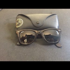 Ray Ban classic wayfarer sunglasses