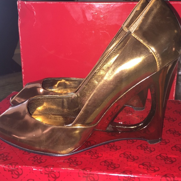 GUESS Metallic Cooper Rare Wedge Heel