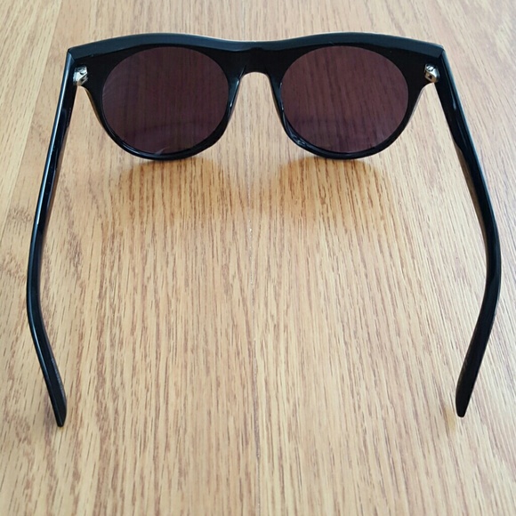 Authentic Black YSL Sunglasses - Picture 2 of 4