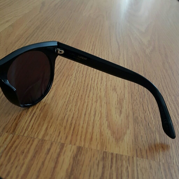 Authentic Black YSL Sunglasses - Picture 4 of 4