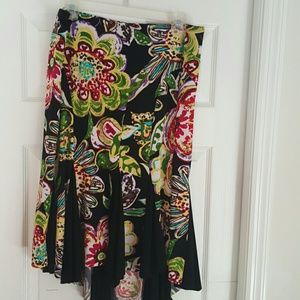 Sassy floral print skirt. Salsa anyone?