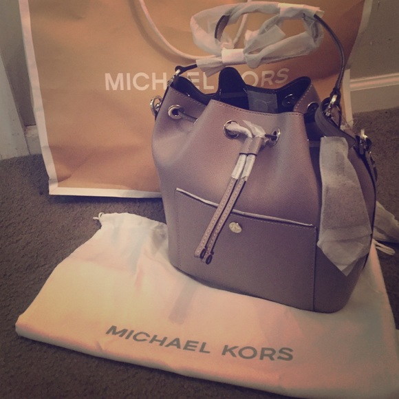 Michael Kors Bucket Bag