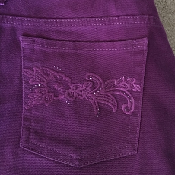 CUTE GLORIA VANDERBUILT SHORTS.